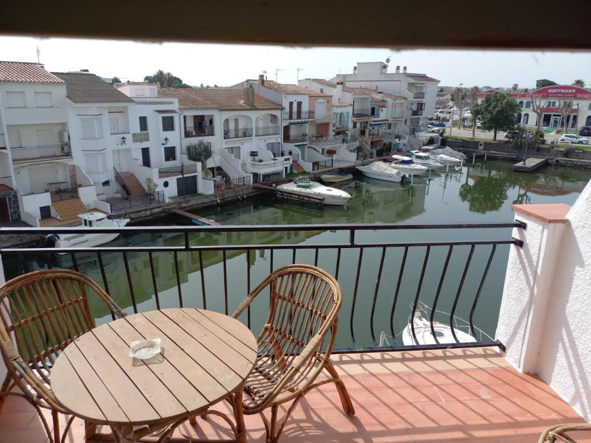 Estudi Amb Vistes Al Canal Apartment Empuriabrava Exterior photo